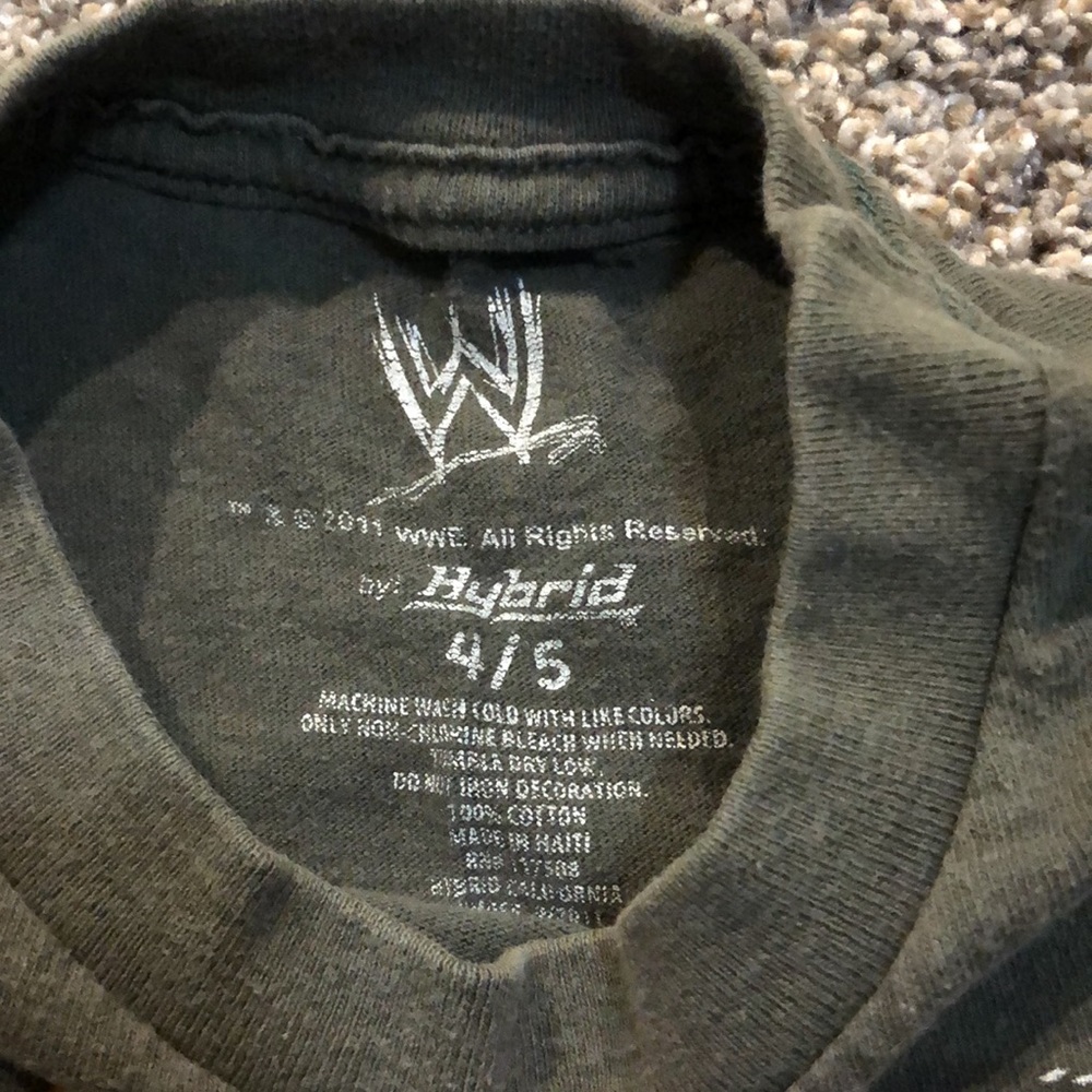 Boys WWE shirt - Picture 3 of 3